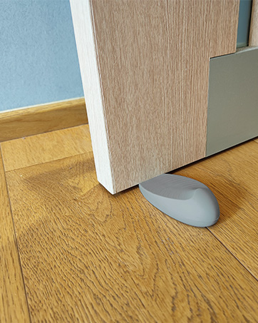 Door stops wedge