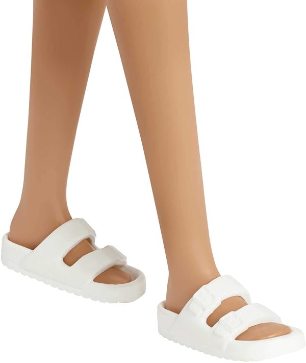 Barbie Loves The Ocean Beach-Themed Doll (11.5-inch Blonde), Made from Recycled Plastics, Wearing Fashion & Accessories, Gift for 3 to 7 Year Olds - Image 6