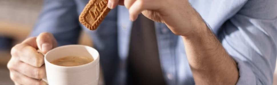 Lotus cookie with coffee