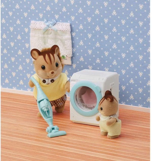 Calico Critters  Laundry & Vacuum Cleaner Playset - Image 4