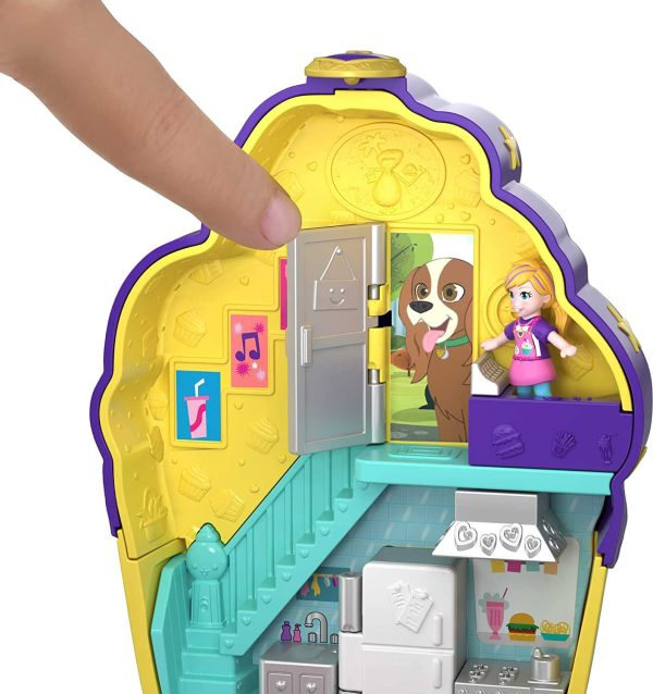 Polly Pocket Pocket World Cupcake Compact with Cafe & Performance Theme, Surprise Reveals, Polly & Shani Micro Dolls & Accessories, Ages 4 and Older [Amazon Exclusive] - Image 2