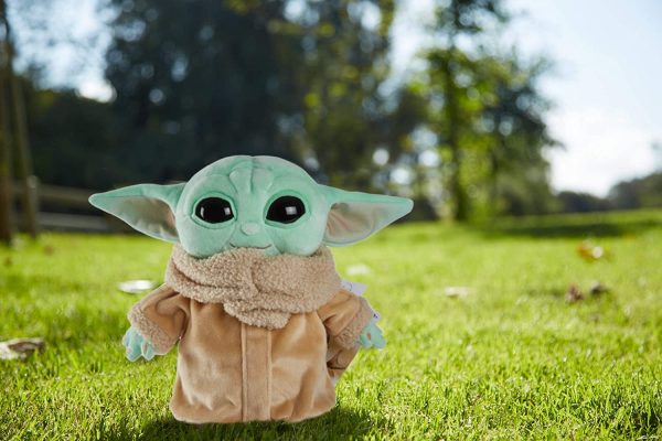 Star Wars The Child Plush Toy, 8-in Small Yoda Baby Figure from The Mandalorian, Collectible Stuffed Character for Movie Fans of All Ages, 3 and Older - Image 3