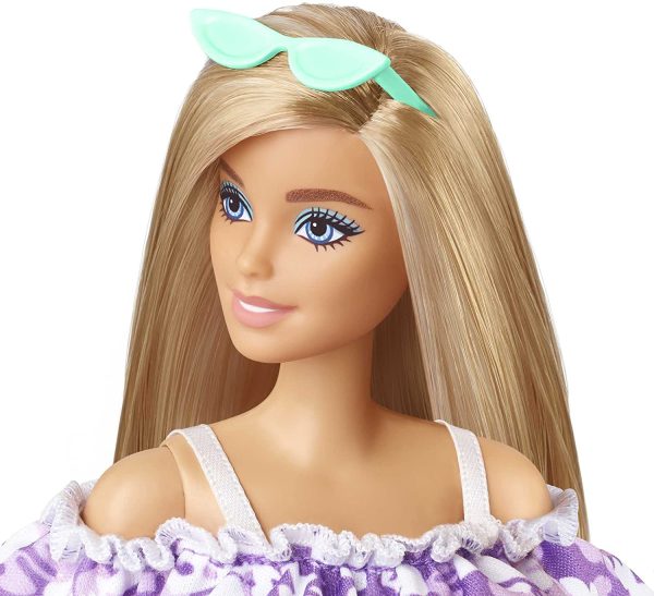 Barbie Loves The Ocean Beach-Themed Doll (11.5-inch Blonde), Made from Recycled Plastics, Wearing Fashion & Accessories, Gift for 3 to 7 Year Olds