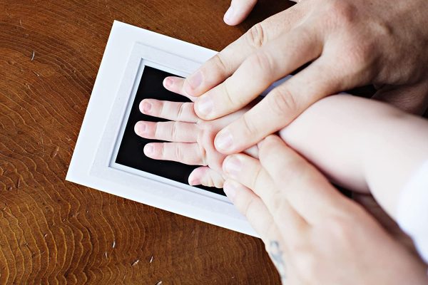 Pearhead Newborn Baby Handprint or Footprint ??Clean-Touch?? Ink Pad, 2 Uses, Black - Image 3