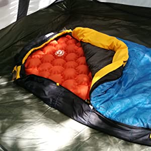 inside sleeping bag warmth insulation