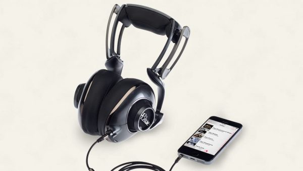 Blue Microphones Mo-Fi Powered High-Fidelity Headphones with Integrated Audiophile Amplifier, Dark Grey - Image 2