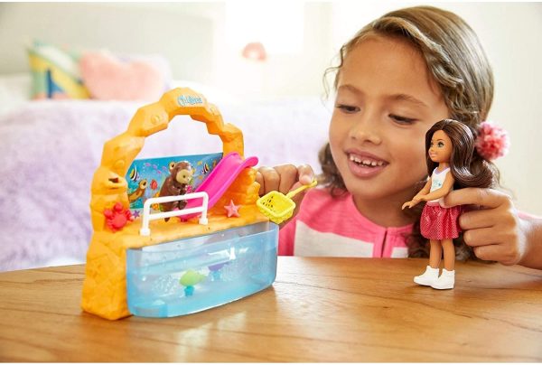 Barbie Club Chelsea Doll and Aquarium Playset, 6-inch Brunette, with Accessories - Image 6