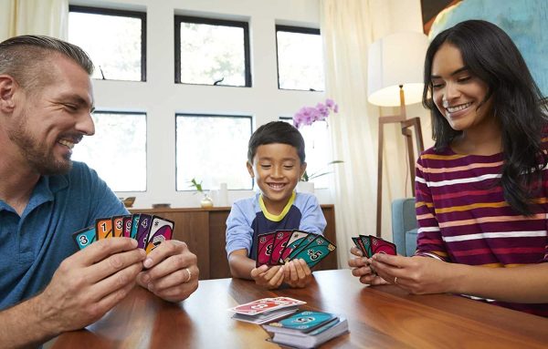 UNO FLIP! Family Card Game, with 112 Cards, Makes a Great Gift for 7 Year Olds and Up - Image 5