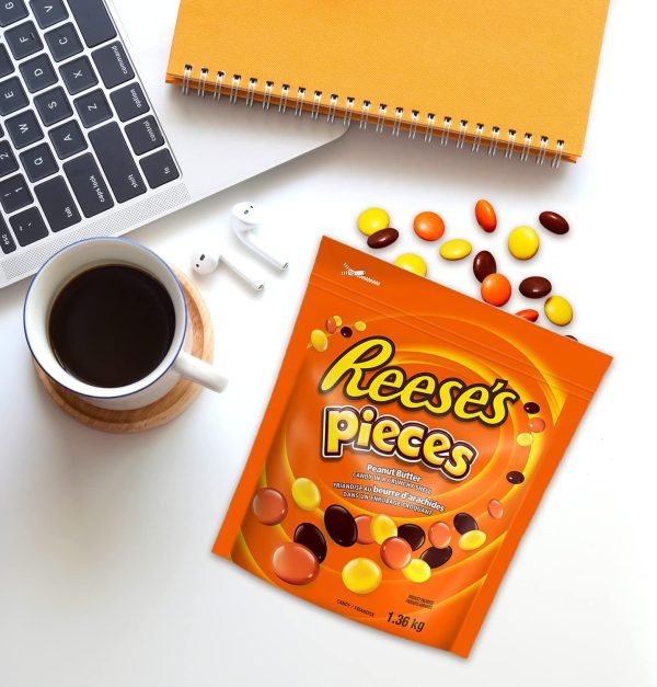 REESE'S Pieces Peanut Butter Bulk Candy, Bulk Candy to Share, Reese's Candy, Bulk Bag, 1.36kg Snack Sized Assorted Candy - Online Exclusive - Image 9